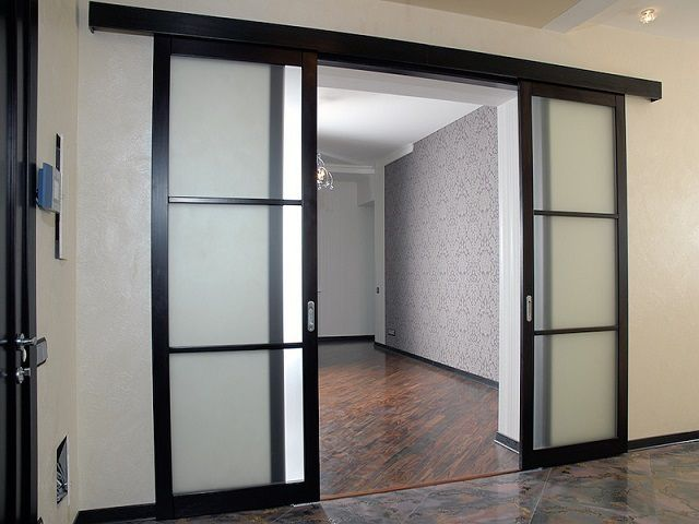 Двери купе с функцией легкого демонтажа: идеальное решение для переездов и ремонта